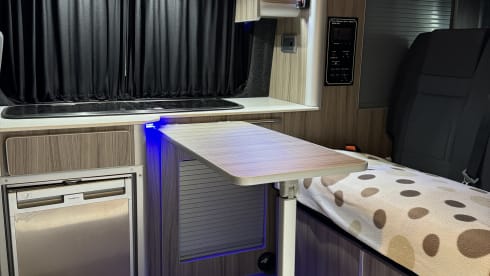 Dougie – Beautiful converted VW T5.1 Transporter 4 berth