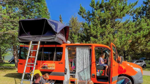 Sien  – 4p Mercedes-Benz bus uit 2021