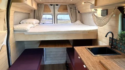 Kees ''Keesie'' de Kemper – Nice Opel camper van for 2 people
