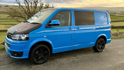 Luxury Clean 3 Berth VW Transporter for hire 