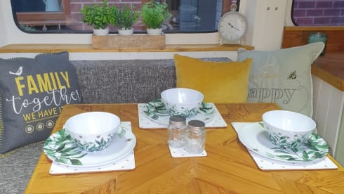 BETTY BOXER – BETTY - PEUGEOT BOXER XLWB - Quirky converted campervan 