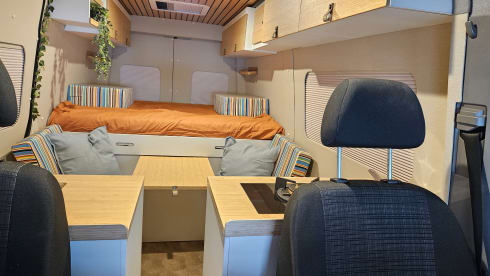 Solide – 2p Mercedes-Benz bus from 2015