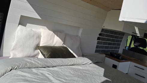 Bravo – 2p off-grid camper (conversion 2024)