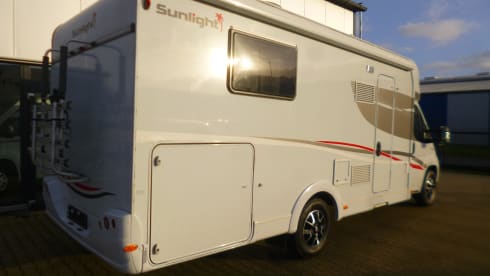 Corry – 5 person camper with electric lifting bed and length beds