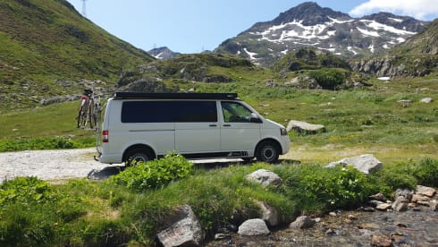 Volkswagen T5/6 5 person camper for rent