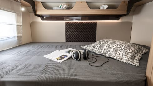 Moby – Adventurous new mobile home + sun canopy + air conditioning