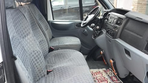 2p Ford bus from 2012