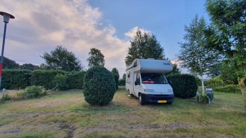 BlueRide – Complete Fiat Ducato family camper bunk stove / hot water water