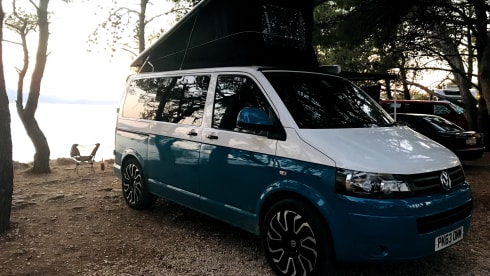 Elsie – Elsie- Beautiful Volkswagen Campervan- Sleeps 4
