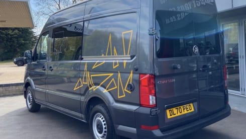 The one with the Orange Triangles – 2020 MWB VW Crafter