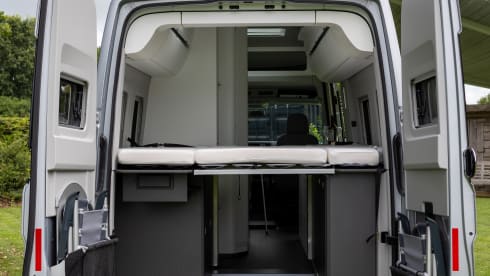 California – Volkswagen Grand California 680 - automatic, luxury camper van