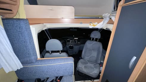 Luxurious neat family camper, 6 seats + belt, fully furnished