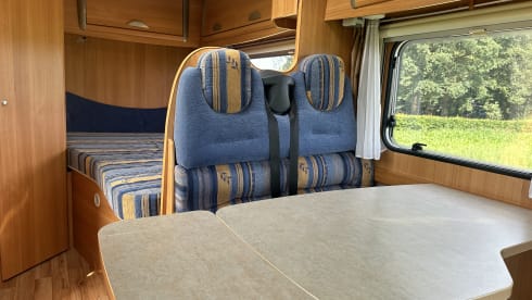 Flash 02 – Compact motorhome of 560 length with air conditioning Flash 02