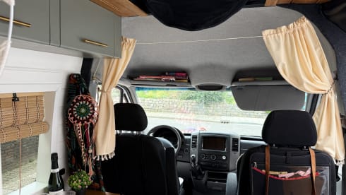 3-sitziger Mercedes-Benz Bus aus dem Jahr 2014