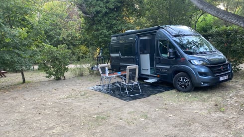 Adria twin Supreme fiat ducato automaat – Beautiful camper van for rent