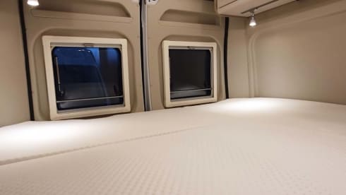 Manoeuvrable camper with 4 sleeping places - Burstner Campeo Roadrunnen C600