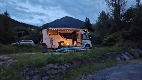 Camping-car intégré Bürstner Viseo i690G pour 4 personnes, à partir de 2014 