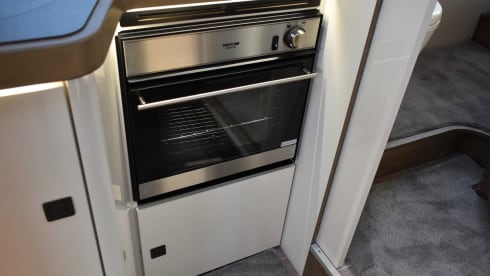 Pegaso  – Splendido camper di classe A - 4 posti letto - 5 cinture di sicurezza, Pegaso 740 