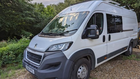 Reggie – 2 berth Peugeot bus from 2016