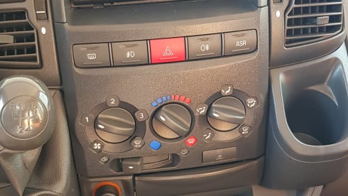 Camper De Wijde Blik  – Zeer ruime integraal Camper van Eura Mobil met een sterke motor.