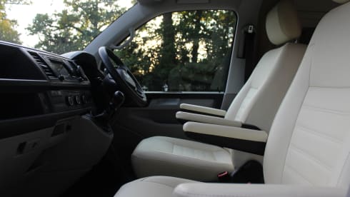 Olli – 2024 Conversion - 4 berth VW campervan from 2017 - equipment included!