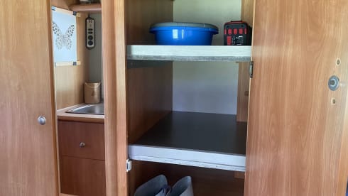 Tante Corrie – 6p Ford Alcove from 2008