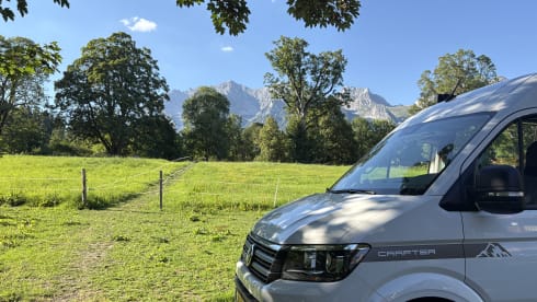 Adventure Van – Volkswagen Crafter 2.0 TDI 4 places - Modèle personnalisé 2026