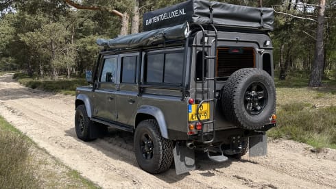 Louver – 2/3p Landrover Defender 110. Complete installation for your comfortable adventure