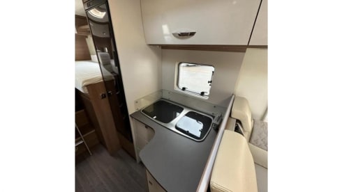 Europa Cruiser – 4p Bürstner integrated uit 2019