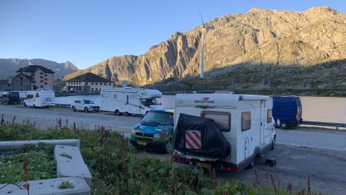 Beautiful Roller Team camper for 4 people