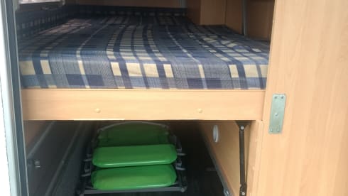 6 person family camper for rent xxl garage dinette bunk strong engine