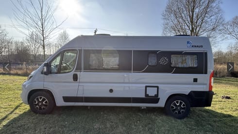 New camper van, 2 sleeping places and bicycle carrier