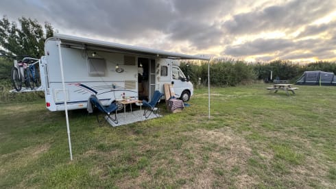 4p Dethleffs semi-integrated from 2005