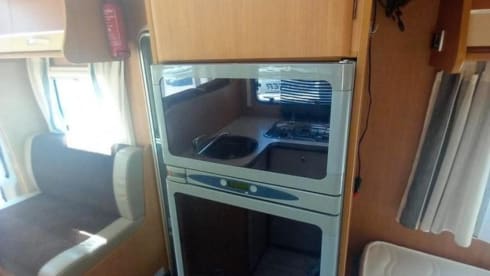 Mileo 235 – 4p Benimar semi-integrated from 2011