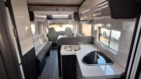 Spacious 4p camper RollerTeam Performance Plus 247 TL Ford