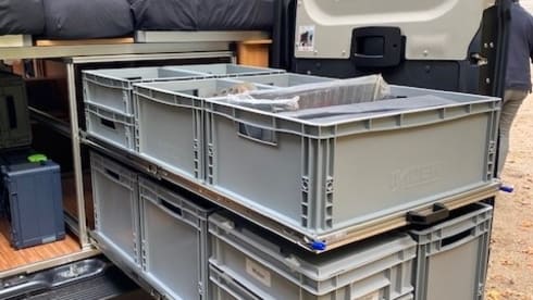 Bus camper PÖSSL, 2 length beds, 2 seats
