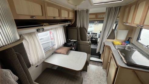 4p Bürstner semi-integrated 