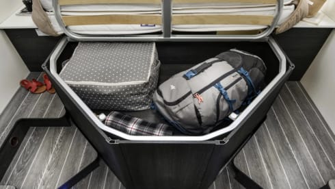 L2R – Adventure 2-4 berth, free WiFi & insurance 
