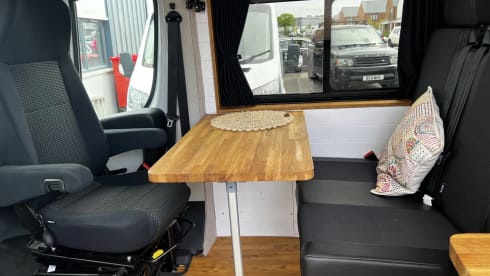 Camper – 4 Berth Peugeot Camper Van Motorhome Based In East Sussex