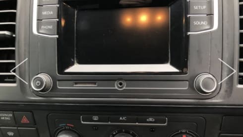 Pixie – 4 berth Volkswagen campervan from 2016