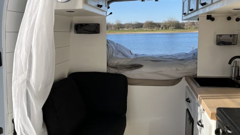 Happy Camper  – 3p Renault camper van from 2011