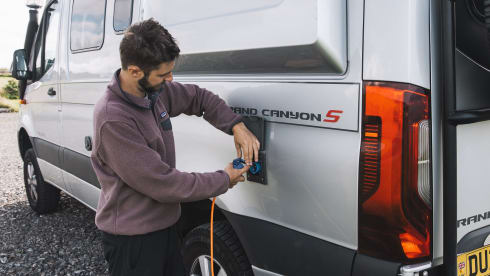 Miss Daisy (Dog Friendly) Discount available on bookings two weeks or more.  – 4 berth Mercedes-Benz campervan (SALE ON)