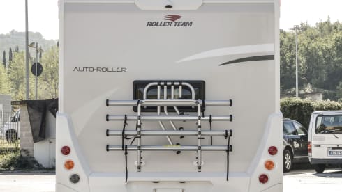 NXD – AutoRoller 707 Large Living Area Layout 4 Person 