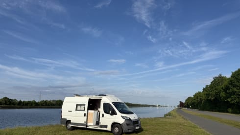 Zutendaal of Wommelgem – 2p Peugeot campervan uit 2017