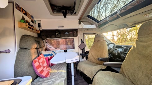 Malik  – 4p Benimar bus uit 2025