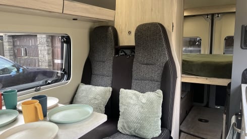 Exped – 4 berth 2023 Autotrail Expedition 67 with Pop Top