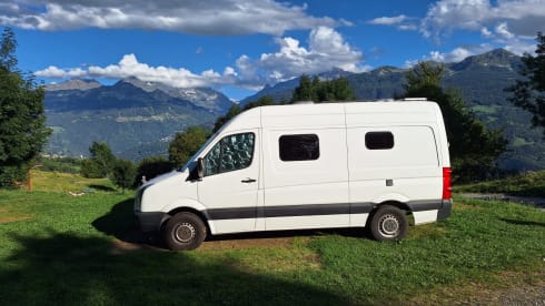 Olaf – Neat conversion Volkswagen Crafter L2H2