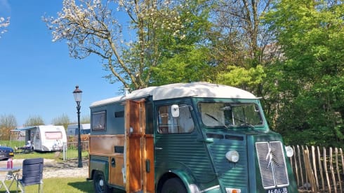 Woody – Classic Citroen HY 1976 bus camper