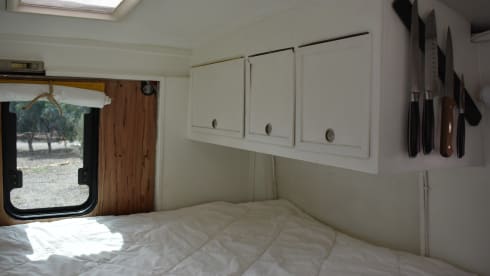 Barry – Unique off-grid oldtimer Mercedes 508 camper