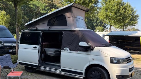 VW T5 Campervan met hefdak - compleet en van alle gemak voorzien